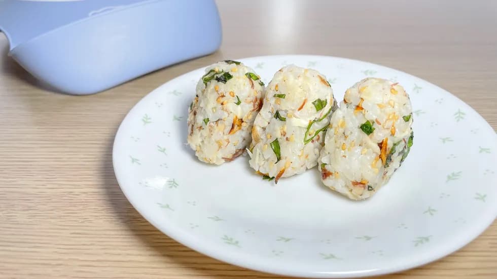 \魚がもっと身近に!/ 骨とりサバの簡単おにぎり