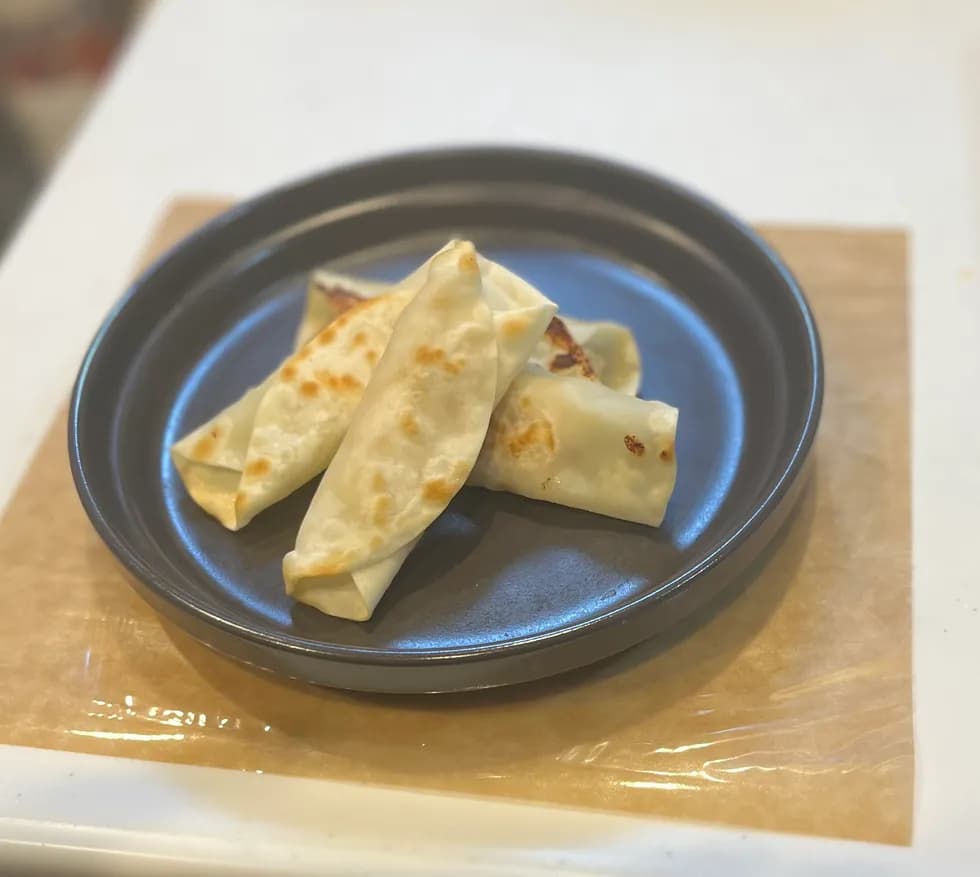 手掴みギョーザ