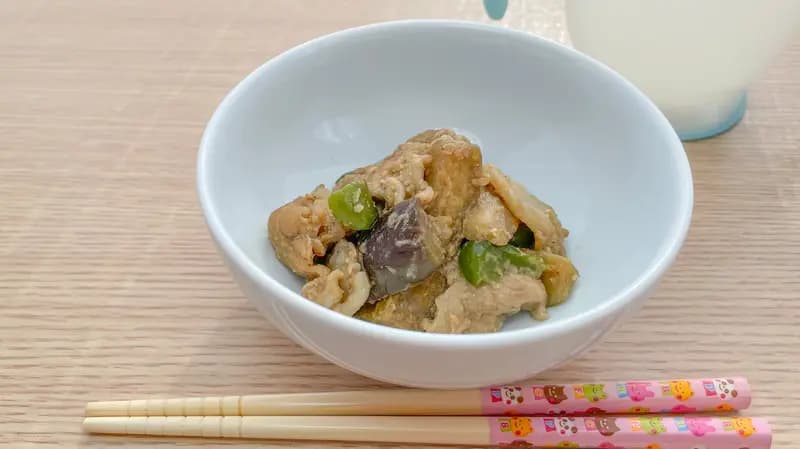 \ごはんがすすむ!/なすとピーマンのごま味噌炒め