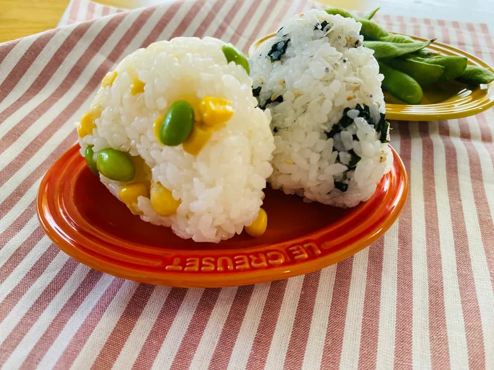 しらすとわかめのカルシウムおにぎり