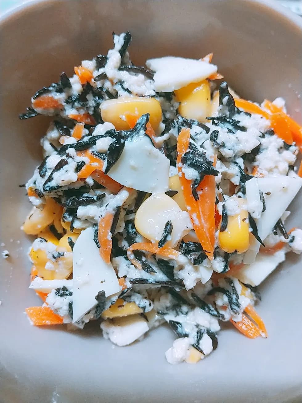 ひじきとチーズの白和え