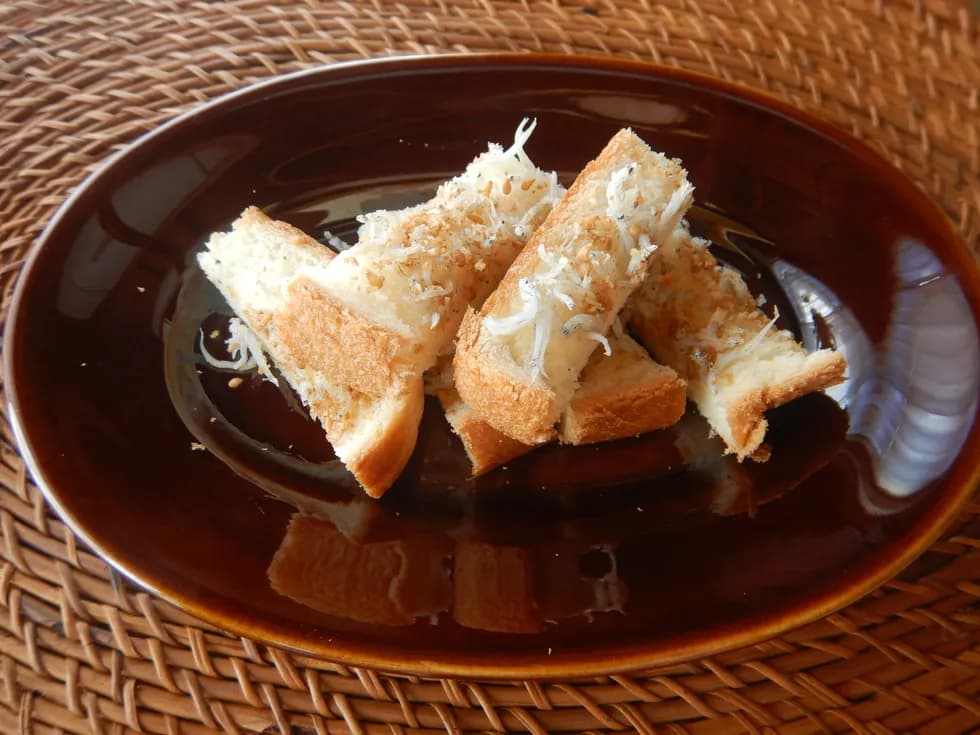 ゴマしらすトースト