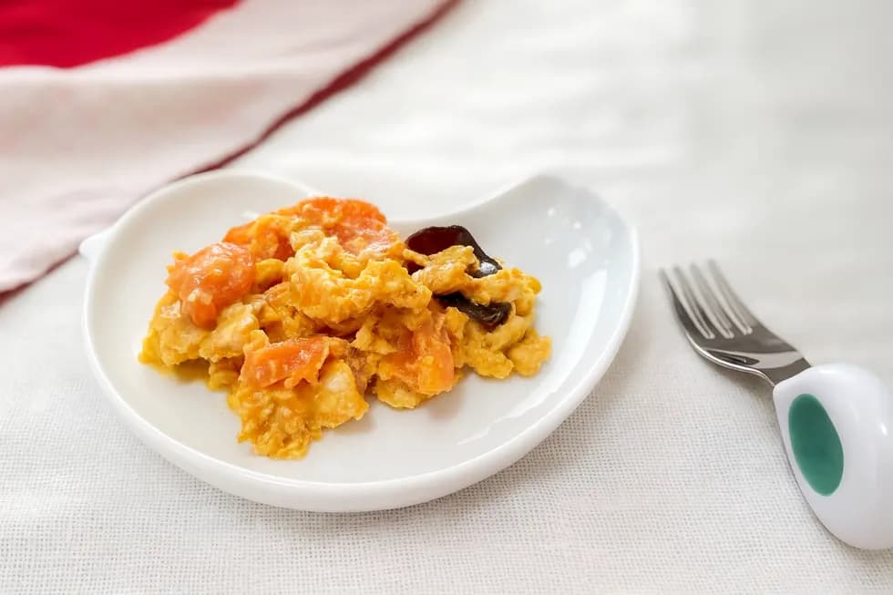 \ふわふわ卵とコリコリ食感/トマトときくらげの中華炒め