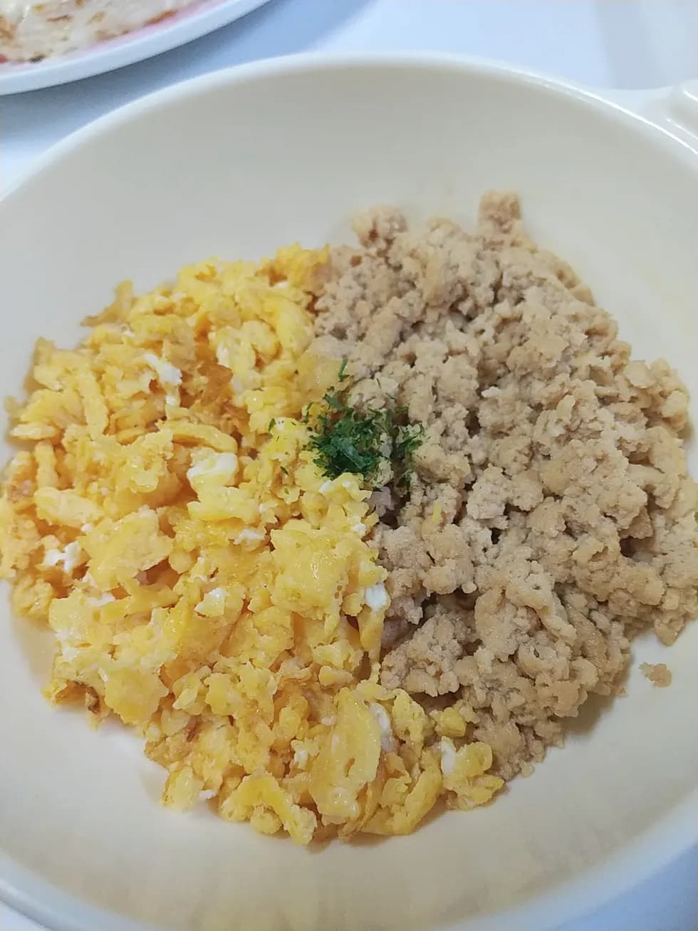 高野豆腐とたまごの二色そぼろ