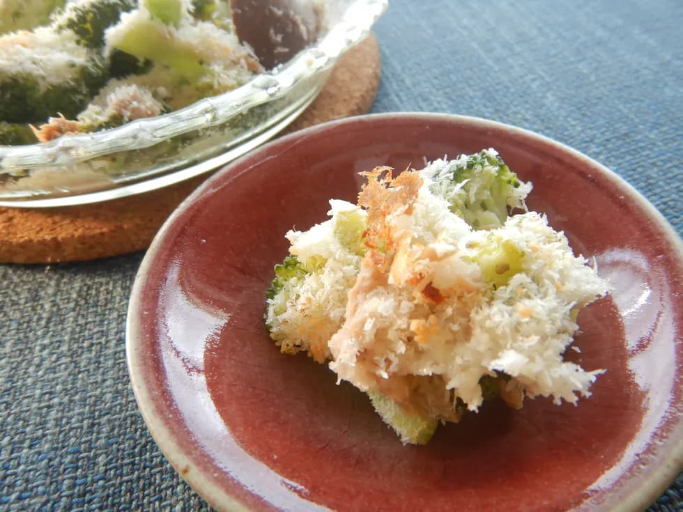 ブロッコリーとツナのパン粉焼き