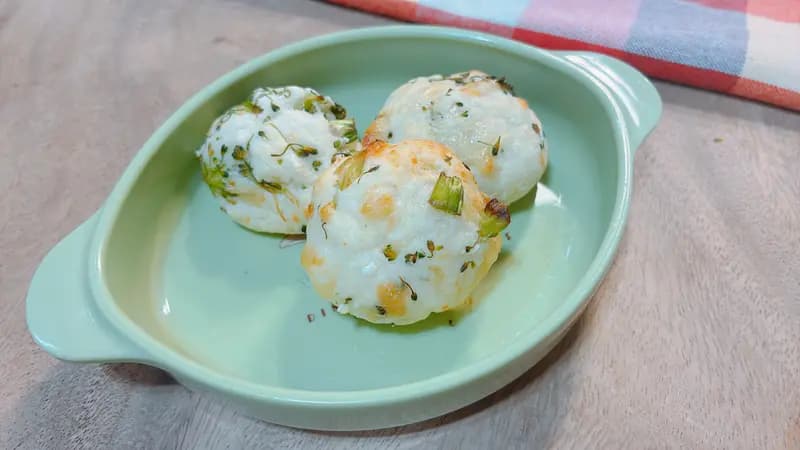 余ったお餅のアレンジ♪ブロッコリーポンデケージョ