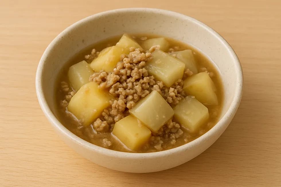 大根とじゃがいものそぼろ煮