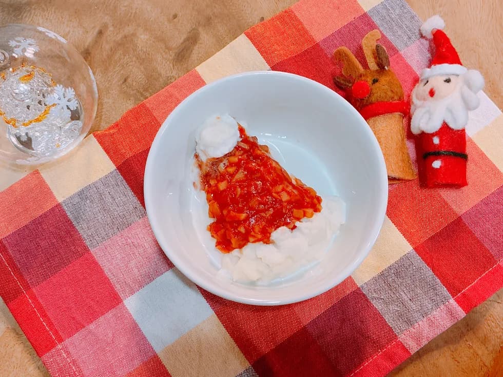 1品でOK!サンタのお帽子パン粥 トマトソース