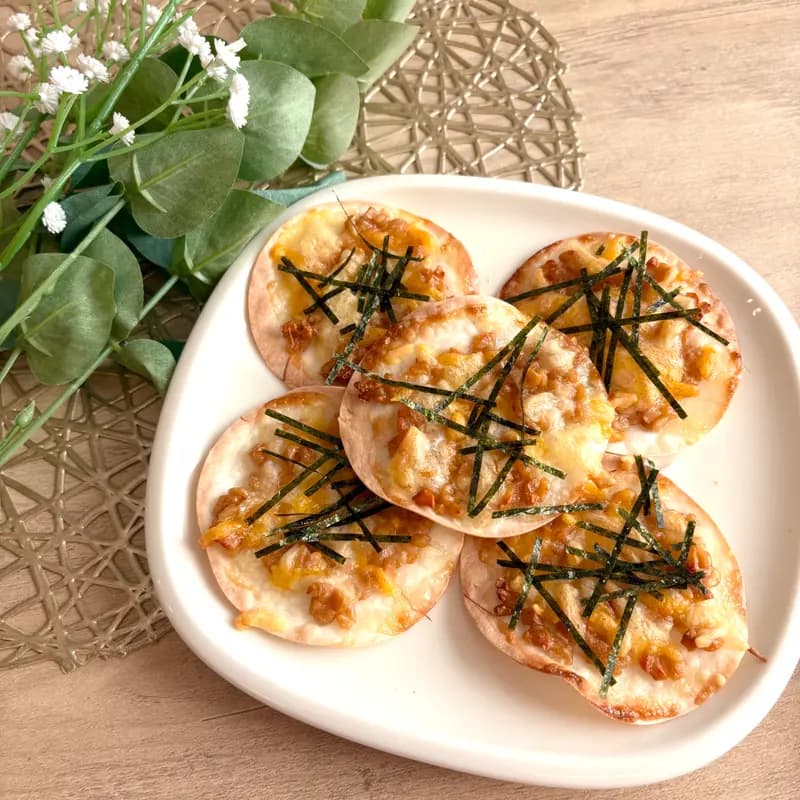餃子の皮de納豆チーズピザ