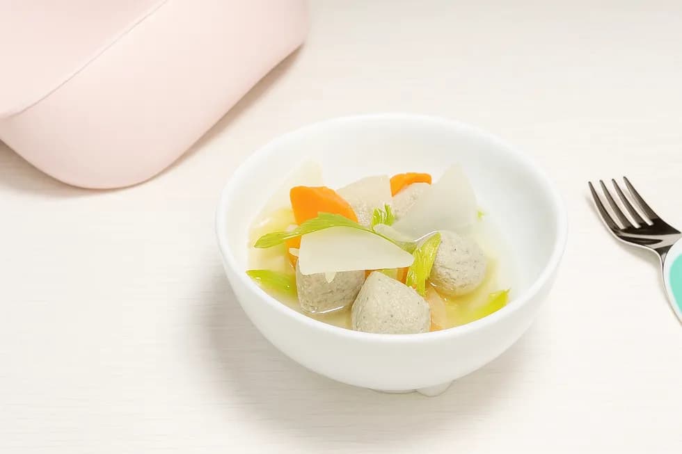 \骨までまるごと栄養満点!/さんまのつみれ汁