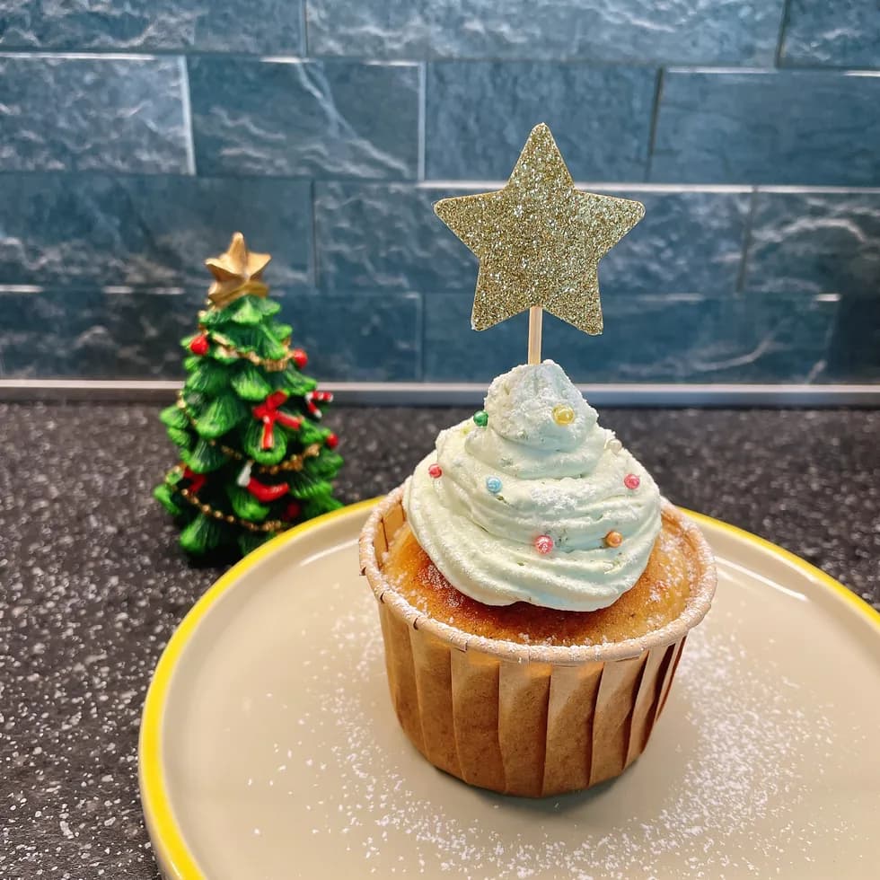 クリスマスカップケーキ